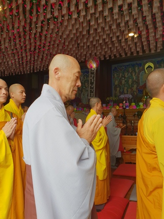 Partake in the Vesak Ceremony at Yonggungsa Cham Joeun Uri Temples